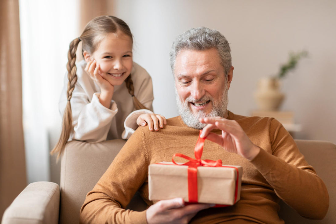 Cadeau d'anniversaire pour papa : des idées incontournables pour lui faire plaisir