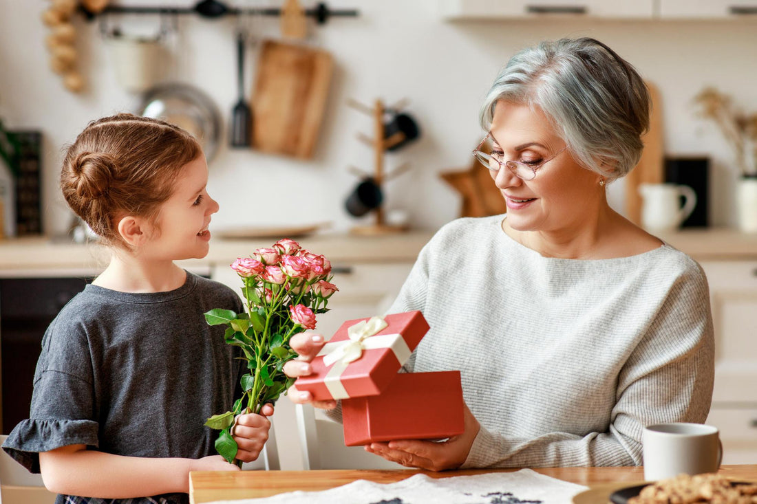 Cadeaux pour la fête des grands-mères : Idées originales pour faire plaisir à Mamie