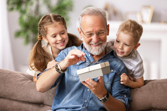 Cadeau pour la fête de grands-pères: Des idées de faire craquer même les plus stricts