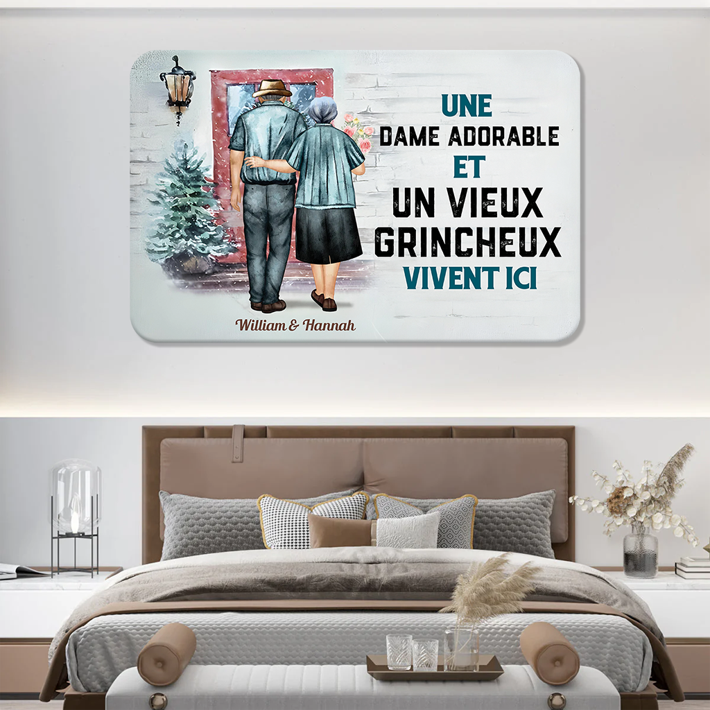 Une Dame Adorable Et Un Vieux Grincheux – Plaque En Métal Personnalisée