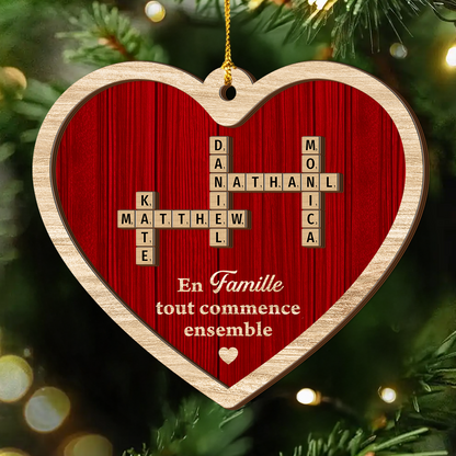 En Famille, Tout Commence Ensemble - Ornement Attrape-Soleil Personnalisé À Suspendre À La Fenêtre