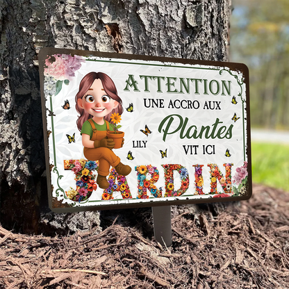 Une Accro Aux Plantes Vit Ici  – Piquet De Jardin En Métal